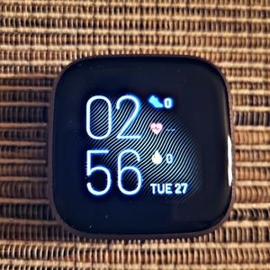 2021 Fitbit Versa 2 pebble